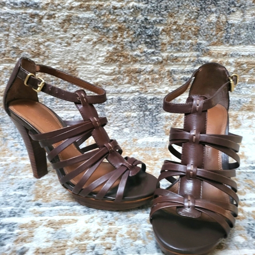 Banana Republic scrappy sandal Size 8